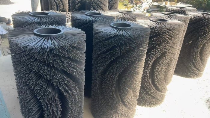 Poly Main Bush